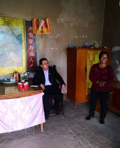 平?jīng)鲢垂鹃_展“踐行初心使命，助推脫貧攻堅(jiān)”主題黨日活動(dòng)(圖2)