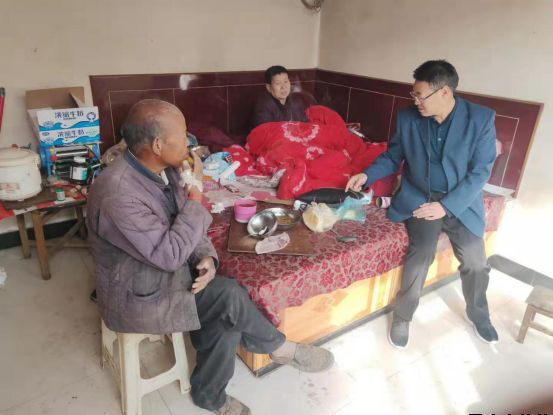 平?jīng)鲢垂鹃_展“踐行初心使命，助推脫貧攻堅(jiān)”主題黨日活動(dòng)(圖6)