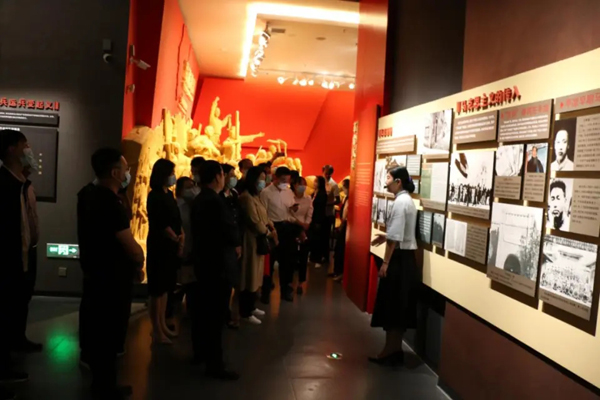 平?jīng)鲢垂军h委組織各支部開展“重溫歷史、砥礪前行”(圖2)