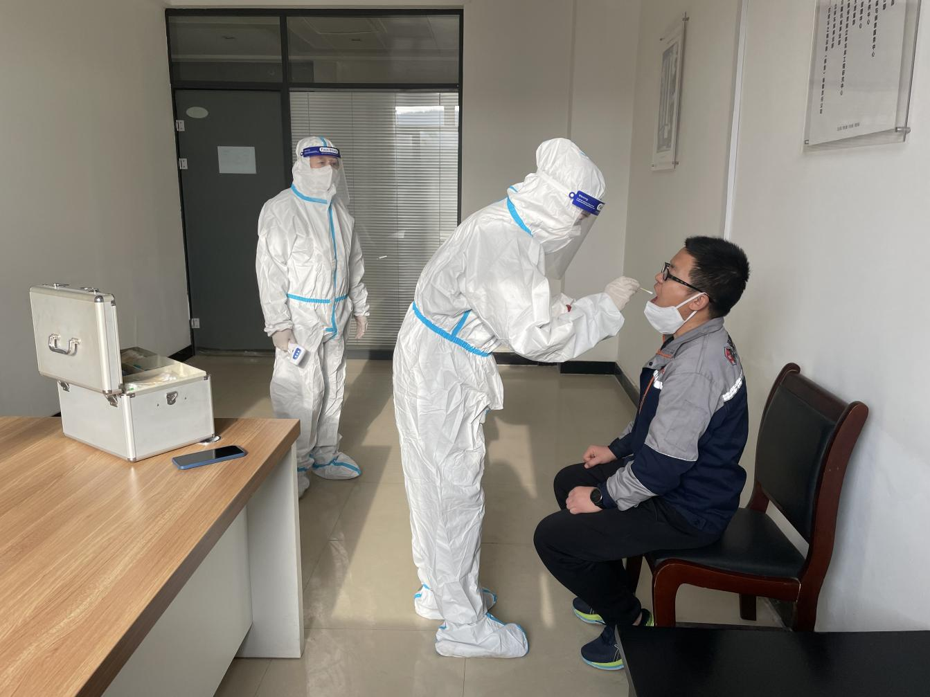 市產投集團開展疫情防控應急演練(圖3) 市產投集團開展疫情防控應急演練(圖3)